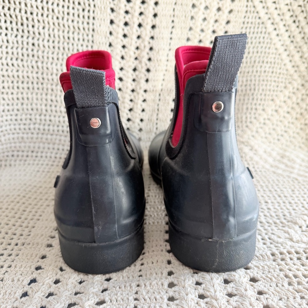 Hunter Women's Short Rain Boots in Black with Red Trim - Picture 6 of 7